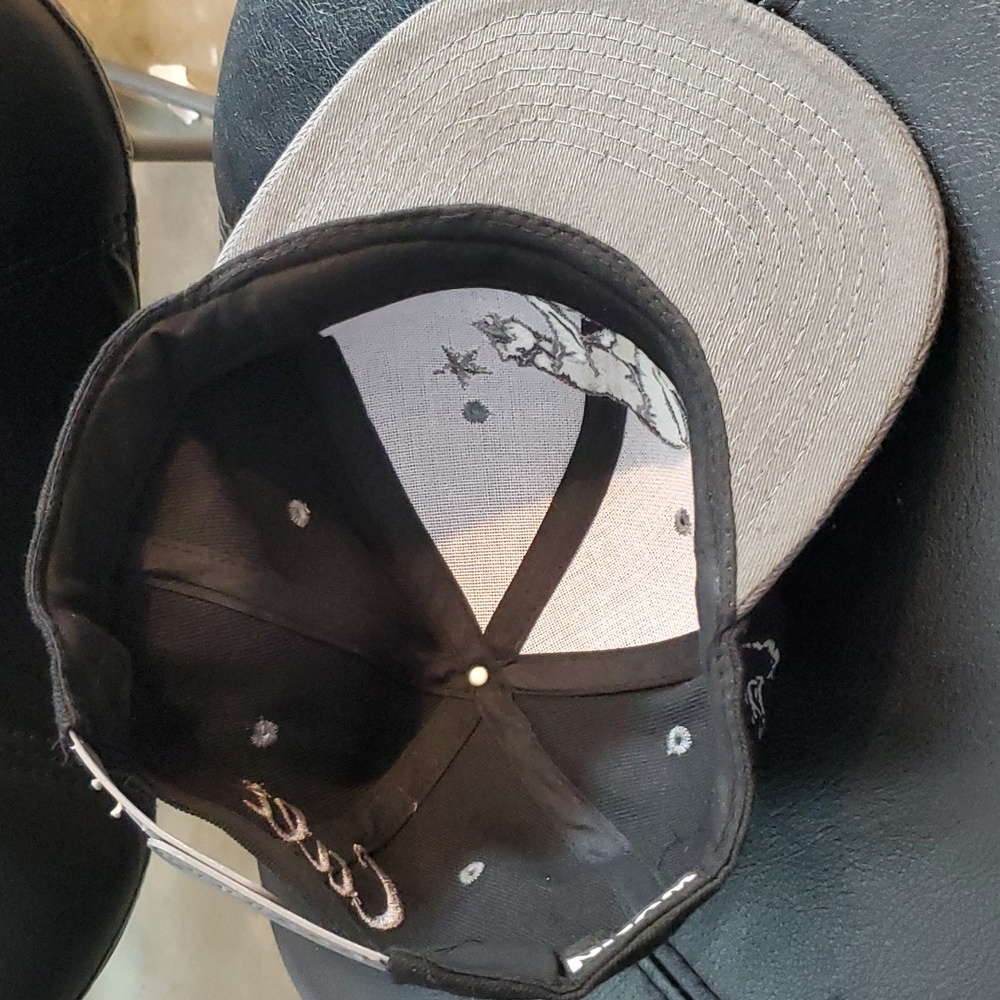 Hat - Picture 4 of 5